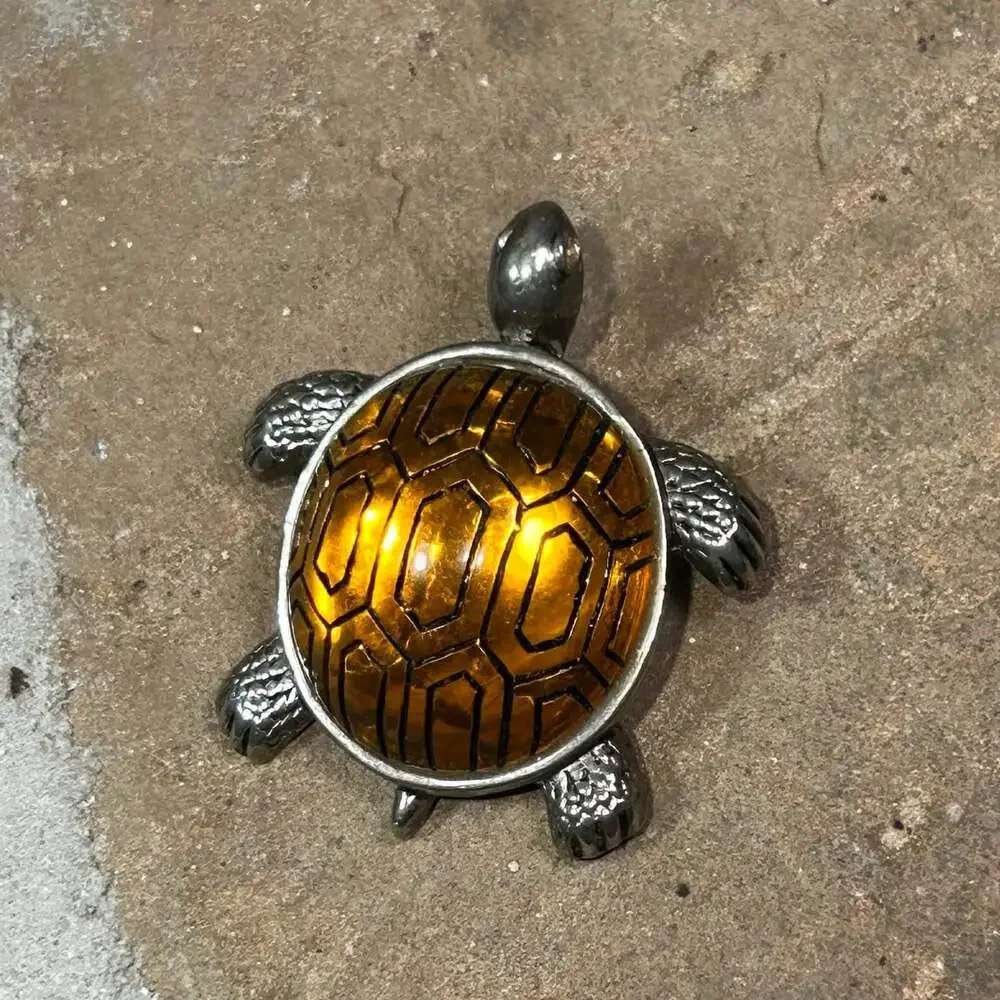 Vintage Amber Lucite Silver Tone Turtle Tortoise Pin Brooch